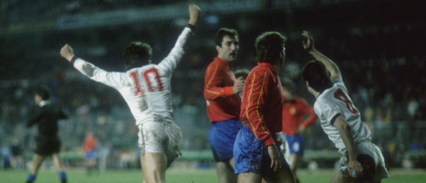 Gary Lineker celebrates against Spain in 1987.